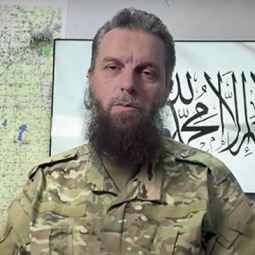 Syrie : un djihadiste albanais de Macédoine du Nord au cœur du nouveau pouvoir