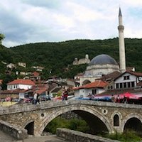 Business et religion au Kosovo : minaret ou antenne relais ?