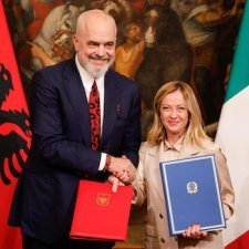 Demandeurs d'asile : les sombres dessous de l'accord entre l'Italie et l'Albanie