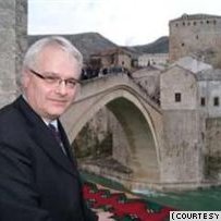 Bosnie : le président croate Ivo Josipović plaide pour une relation de « partenariat »