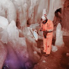 Roumanie : la fonte accélérée de l'un des plus grands glaciers souterrains du monde