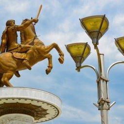 Macédoine : Alexandre le Grand et Philippe II vont-ils quitter le centre de Skopje ?