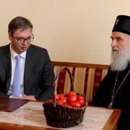 Serbie : l'Église orthodoxe « plus loin de Dieu, plus près du pouvoir »