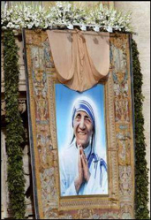 L&rsquo;Albanie célèbre en grande pompe la mémoire de Mère Teresa
