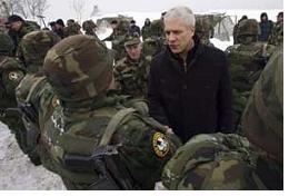 Tadić aux frontières du Kosovo : « l&rsquo;armée serbe est prête »