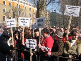 Bosnie : Sarajevo manifeste contre la violence et l&rsquo;inaction des autorités