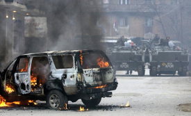 La Kfor et la Minuk reprennent le tribunal : violentes émeutes à Mitrovica