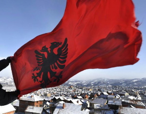 Le Monténégro et la Macédoine vont-ils reconnaître le Kosovo indépendant ?