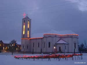 Kosovo : une vague de conversions au catholicisme qui fait débat