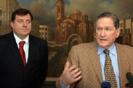 Bosnie-Herzégovine : Richard Holbrooke et Paddy Ashdown lancent un pavé dans la mare