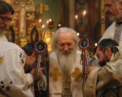 Serbie : le patriarche Pavle reste provisoirement à la tête de l’Église