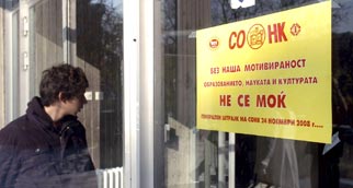 Macédoine : les enseignants durcissent la grève