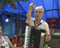 Road-movie dans les Balkans : à qui est cette chanson ?