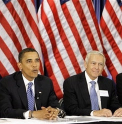 Wesley Clark courtise les électeurs albanais pour Barack Obama