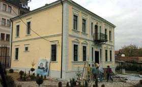 Inauguration en grande pompe du musée vide des Albanais de Macédoine