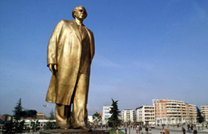 Albanie: Sali Berisha veut un Institut sur l&rsquo;histoire du communisme