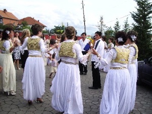Albanie : se marier à Gjirokastër, une cérémonie entre tradition et modernité