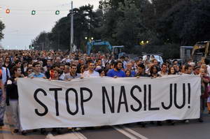 Serbie : Belgrade marche contre la violence