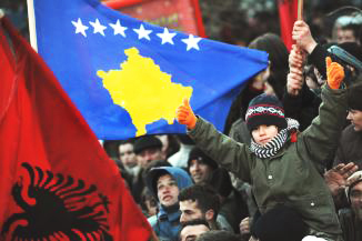 Kosovo : mais qu&rsquo;est-ce que ce drapeau?