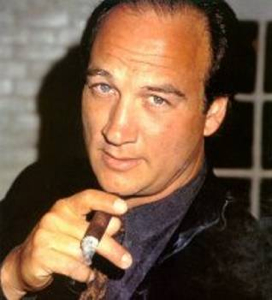 James Belushi prend la nationalité albanaise