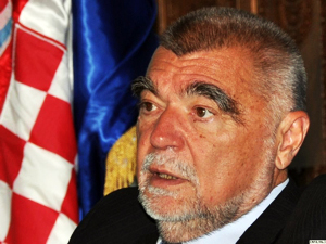 Croatie : à un mois de la retraite, Stipe Mesić s’en va-t-en guerre…