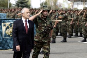 Kosovo : la Kfor suspend temporairement son soutien à la FSK