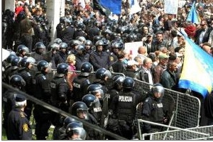 Une manifestation de vétérans de la guerre de Bosnie dégénère