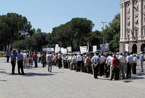 Albanie : un an de crise politique