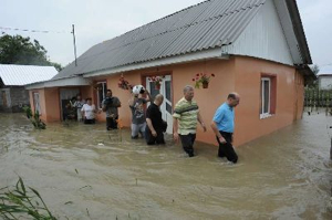Inondations en Roumanie : 25 morts, des milliers de déplacés et aucune leçon tirée du passé