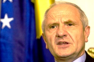 La démission de Fatmir Sejdiu plonge le Kosovo dans la crise politique