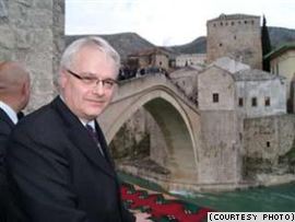 Bosnie : le président croate Ivo Josipović plaide pour une relation de « partenariat »