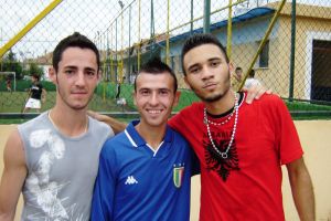Albanie : à quoi rêvent les jeunes de Tirana ?