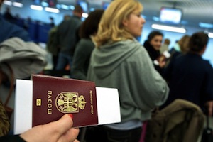Bruxelles menace encore de réimposer les visas aux ressortissants des Balkans