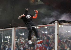 Violences de Gênes : prison ferme pour les hooligans serbes
