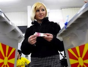 Législatives anticipées en Macédoine : le VMRO-DPMNE en tête dans les sondages