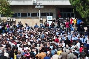Élections en Albanie : la « bataille de Tirana » se radicalise dangereusement