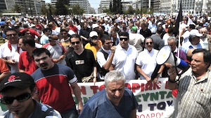 Manifestation à Athènes mardi 28 juin (© AFP)