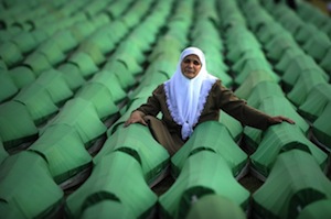 Srebrenica : les associations de victimes vont-elles demander des dédommagements à la Serbie ?
