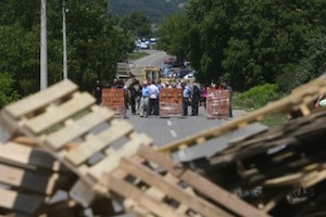 Barricades et blocage total dans le nord du Kosovo