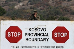 Nord du Kosovo : les barrages serbes continuent, début des pénuries