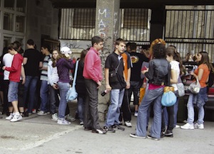 Serbie : une jeunesse conservatrice, raciste et homophobe ?