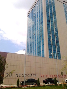 Nord du Kosovo : le Parlement de Pristina rejette les demandes de Vetëvendosje