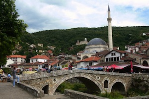 Business et religion au Kosovo : minaret ou antenne relais ?