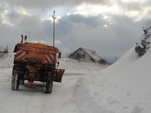 Albanie : froid polaire dans les montagnes du nord, tempête en Adriatique