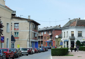 Entre Bosnie et Croatie, une frontière qui sépare et qui unit : comment vivre à Bosanki Brod ?