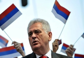 Elections en Serbie : Nikolić ne boycottera pas le deuxième tour