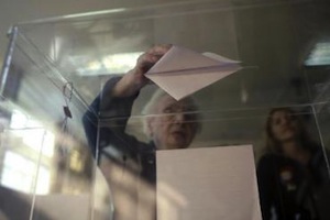 Elections en Serbie : abstention massive, 41,5% de participation à 19 heures