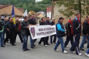 La Bosnie commémore en ordre dispersé les vingt ans de la « colonne de Tuzla »