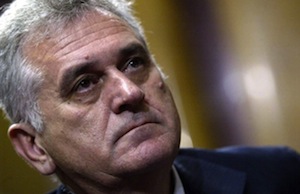 Élections en Serbie : Tomislav Nikolić menace les médias