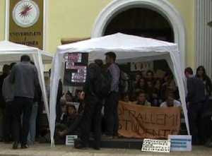 Kosovo : Vetëvendosja s’implante à l’Université et fait plier le rectorat